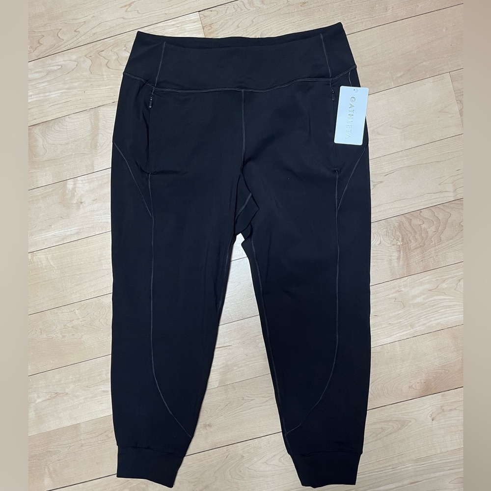 NWT Athleta Rainer Jogger - Large - Black